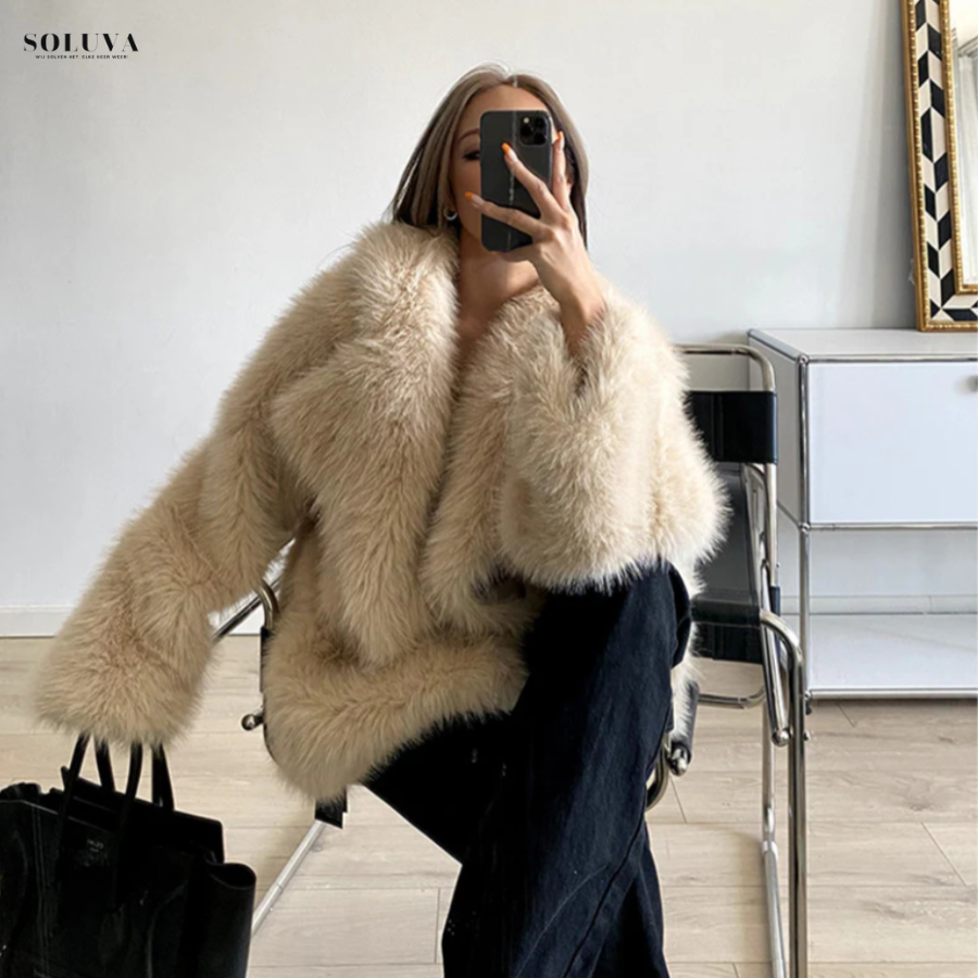 Frost Elegance - Warme Bontmantel